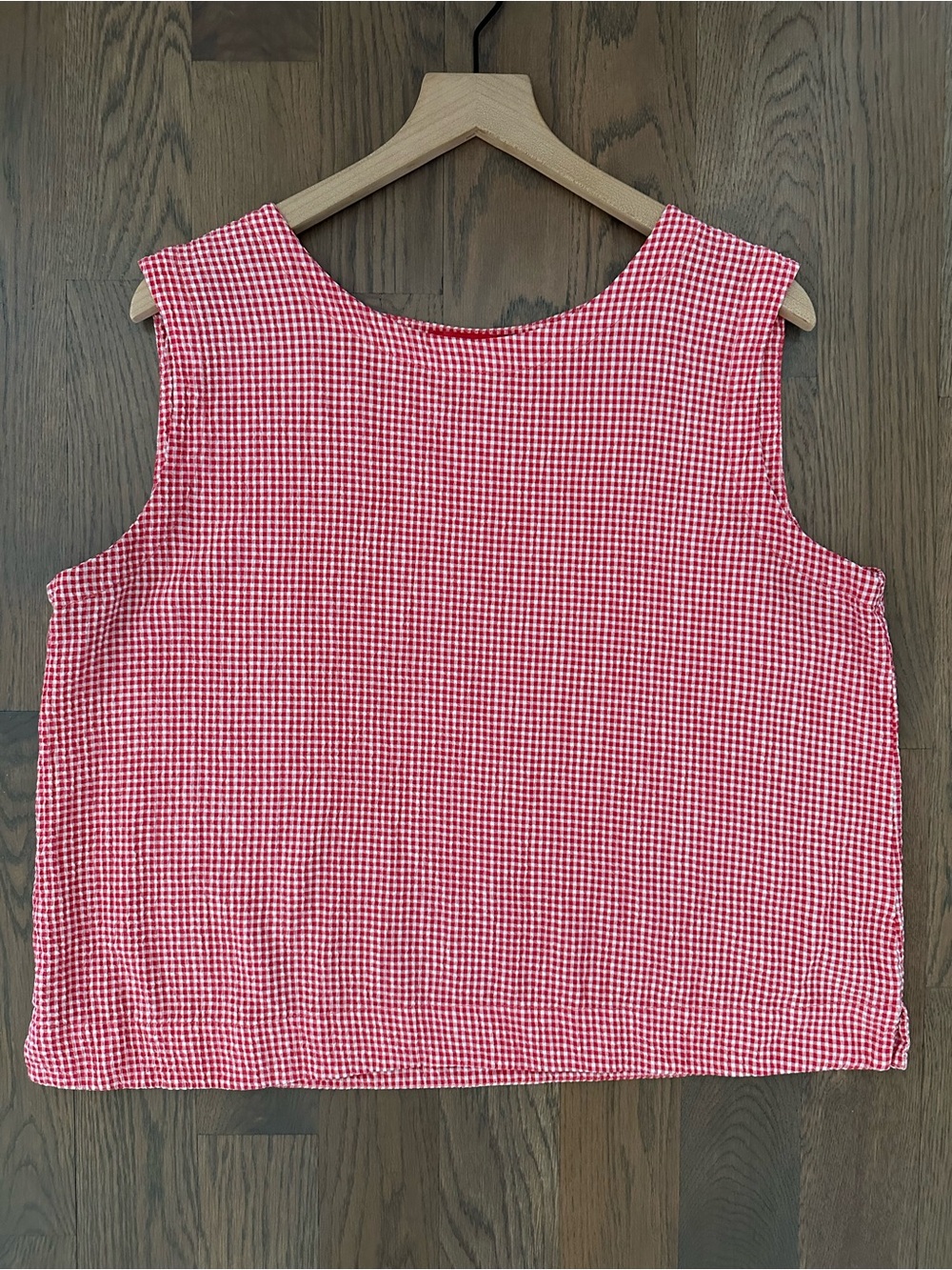 Cut Loose Wide Neck Sleeveless Boxy Fit Gingham Top Red and White Large